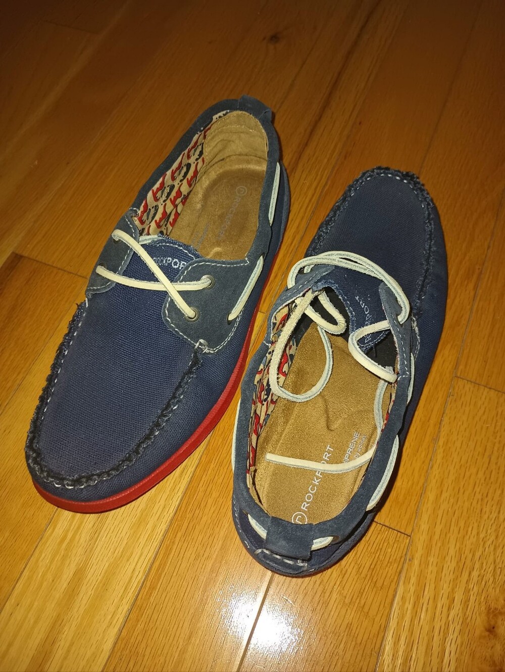 Size 41 EU/ 8 US Rockport Men’s Navy Canvas Boat Shoes with Red Outsole